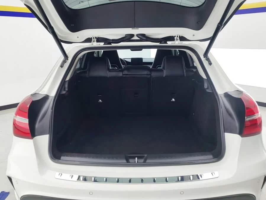 Mercedes Benz GLA