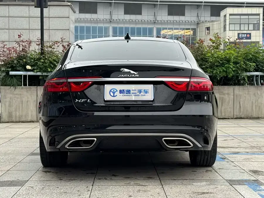 Jaguar XFL