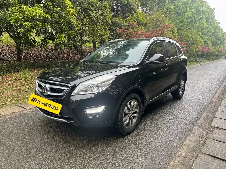 BAIC Saab X65