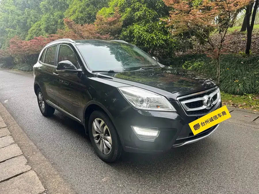 BAIC Saab X65