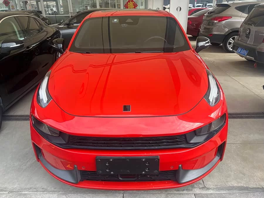 Lynk & Co 03