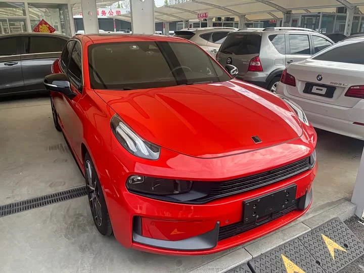 Lynk & Co 03