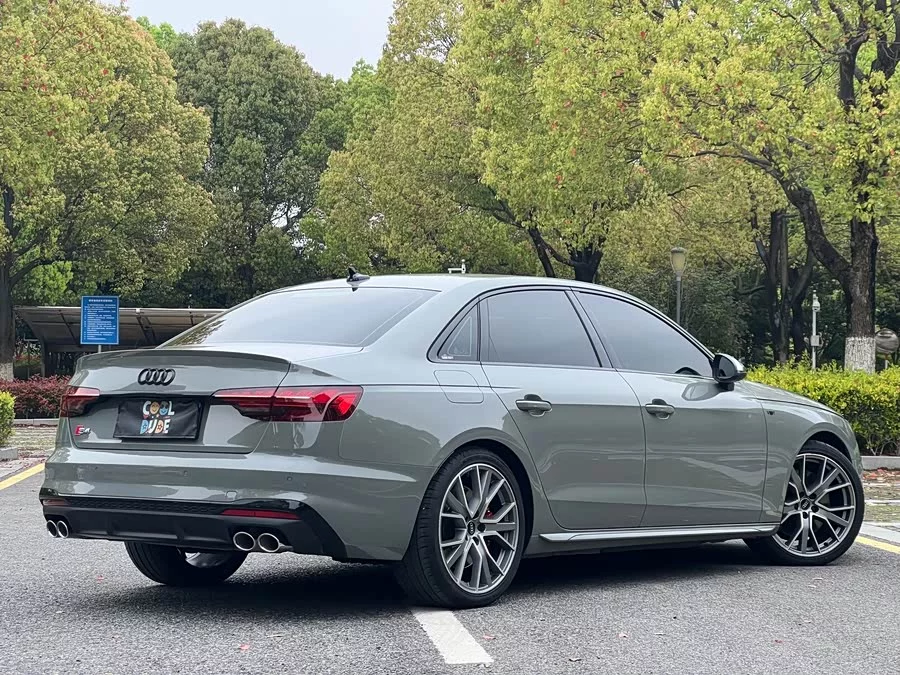Audi S4