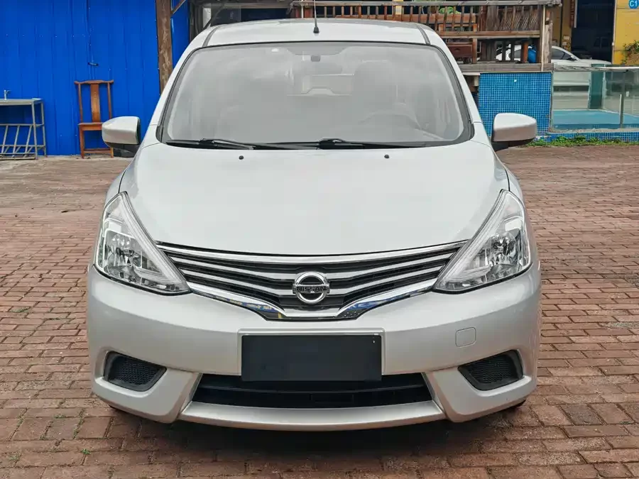 Nissan Livina