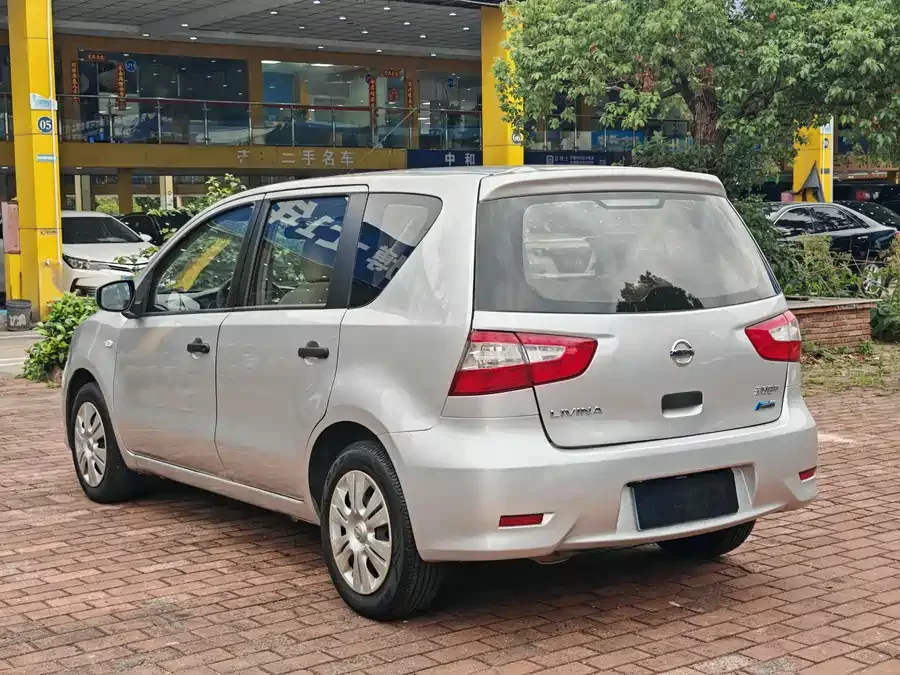 Nissan Livina