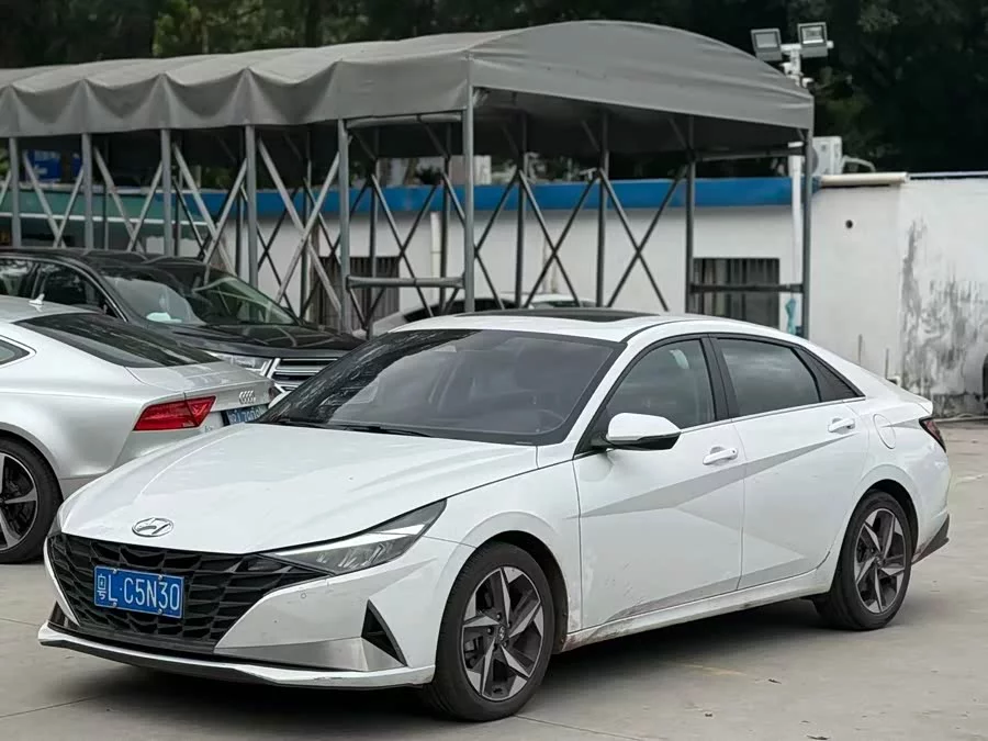 Hyundai Elantra