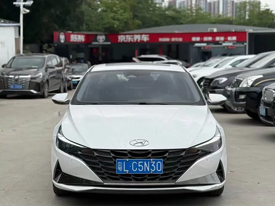 Hyundai Elantra
