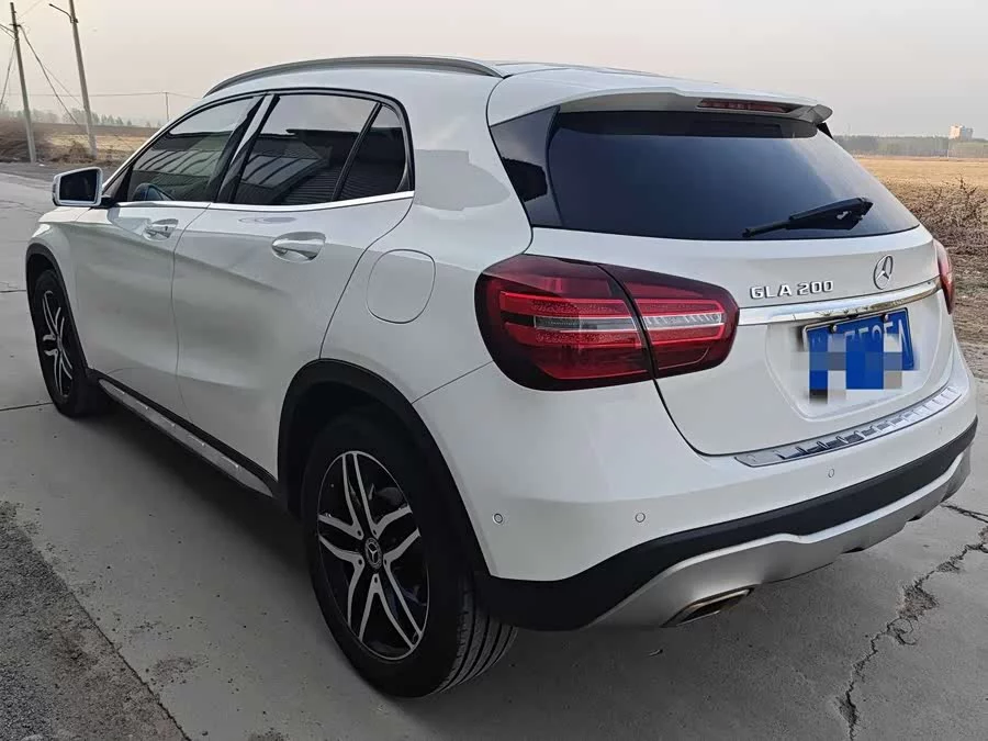 Mercedes Benz GLA