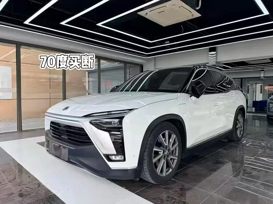 NIO ES8
