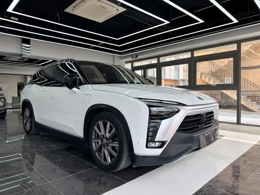 NIO ES8