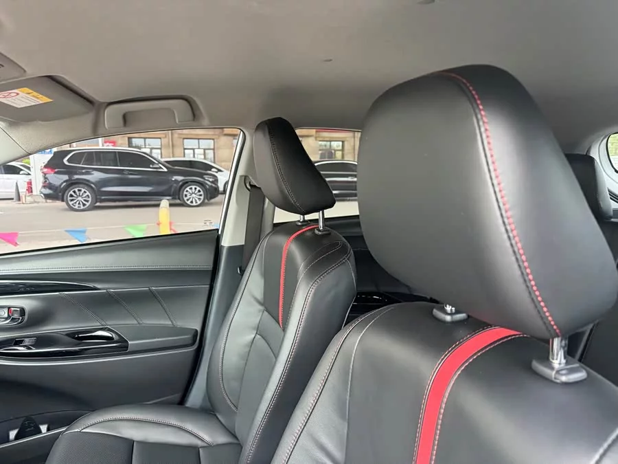 Toyota YARiS L