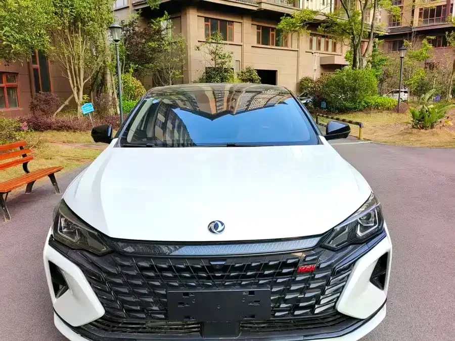 Dongfeng Yixuan MAX