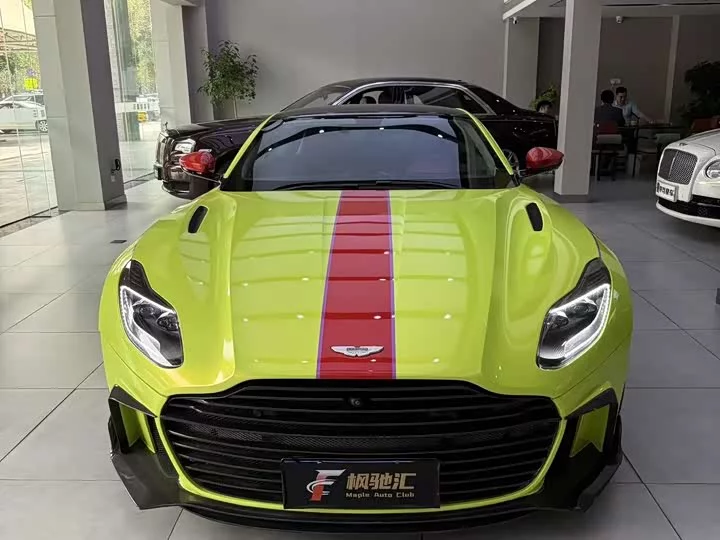 Aston Martin DB11