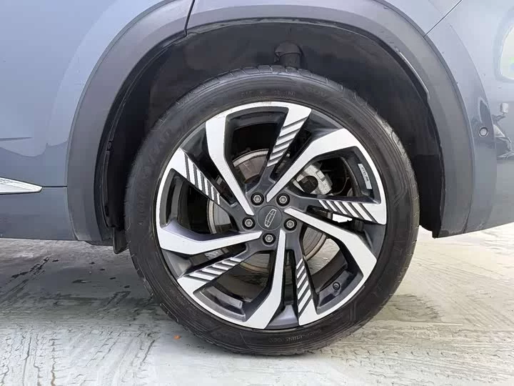 Geely Xingyue L