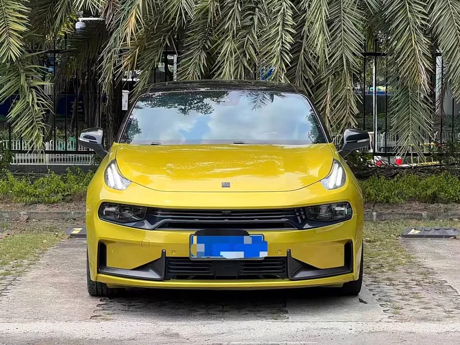 Lynk & Co 03