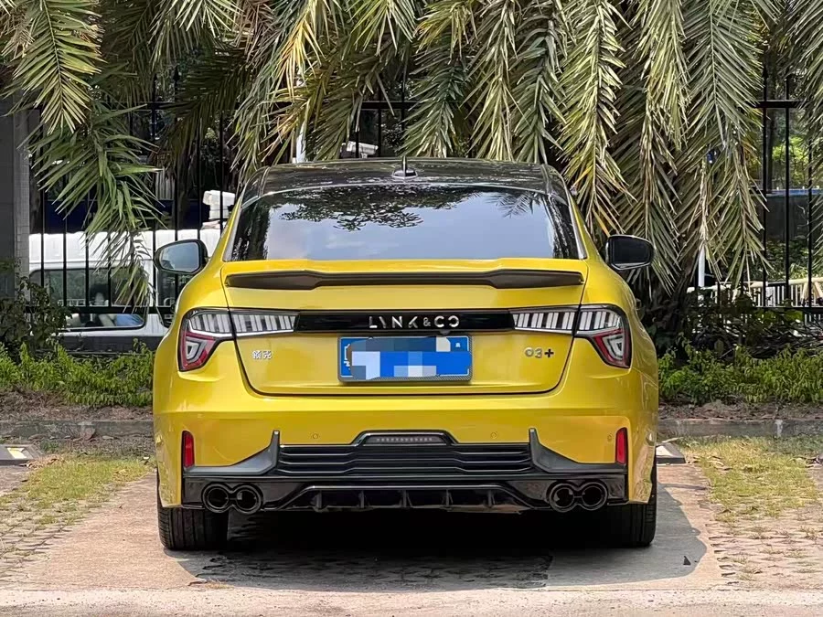 Lynk & Co 03