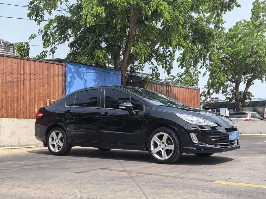 Peugeot 408
