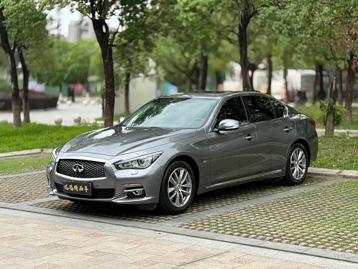 Infiniti Q50L