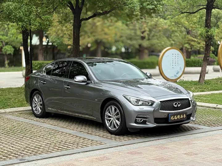 Infiniti Q50L