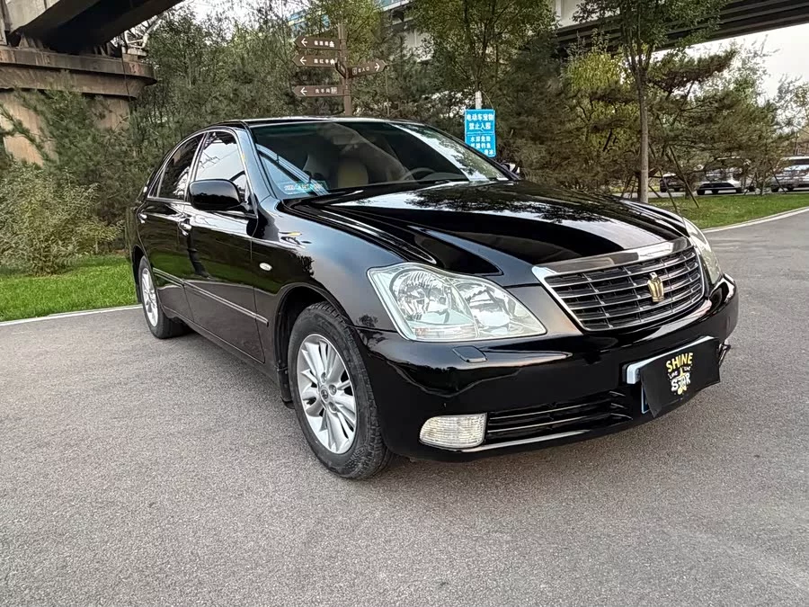 Toyota crown