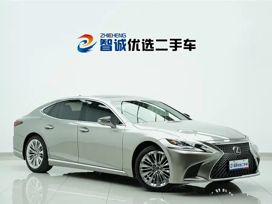Lexus LS