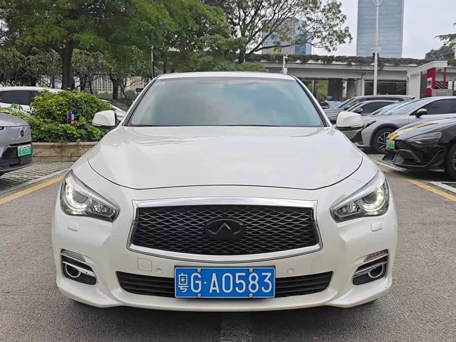 Infiniti Q50L
