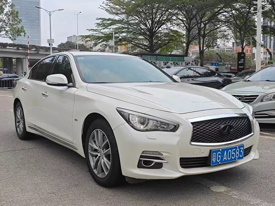 Infiniti Q50L