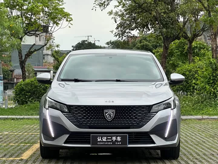 Peugeot 408