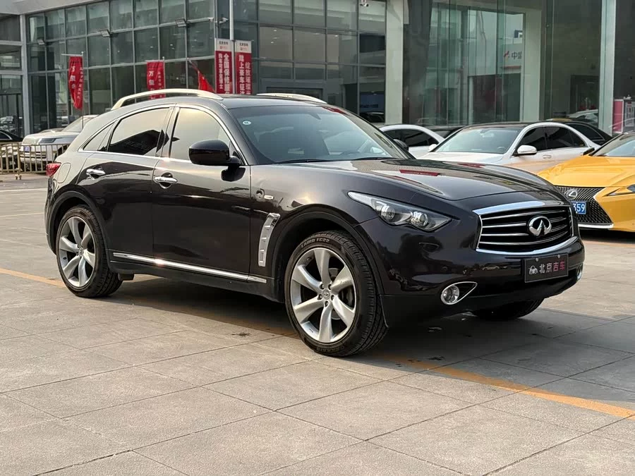 Infiniti QX70