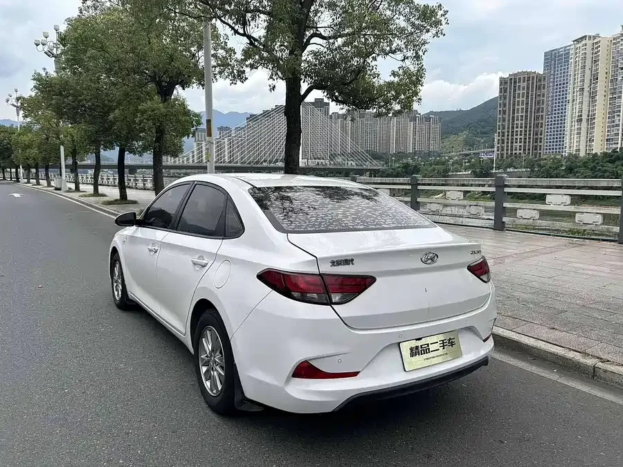 Hyundai Elantra / Celesta