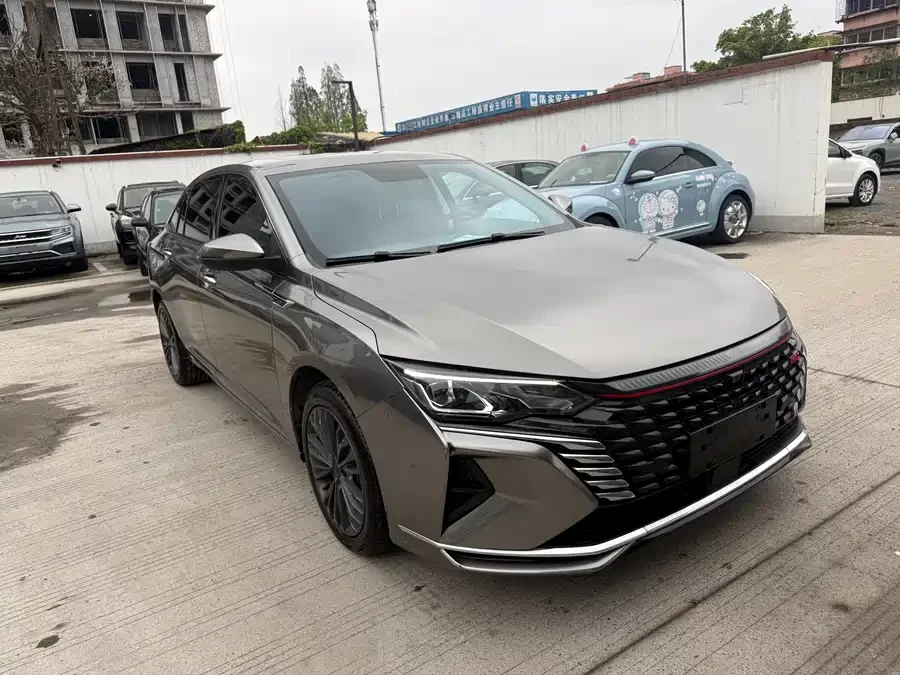 Dongfeng Yixuan MAX