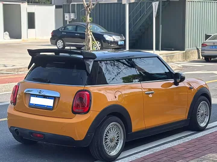MINI 
