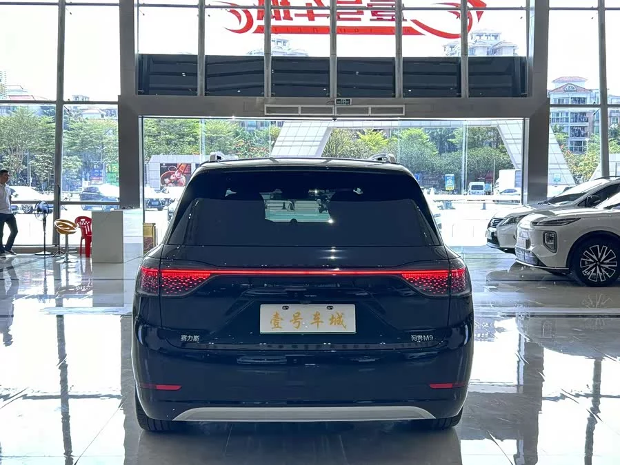 AITO Wenjie M9
