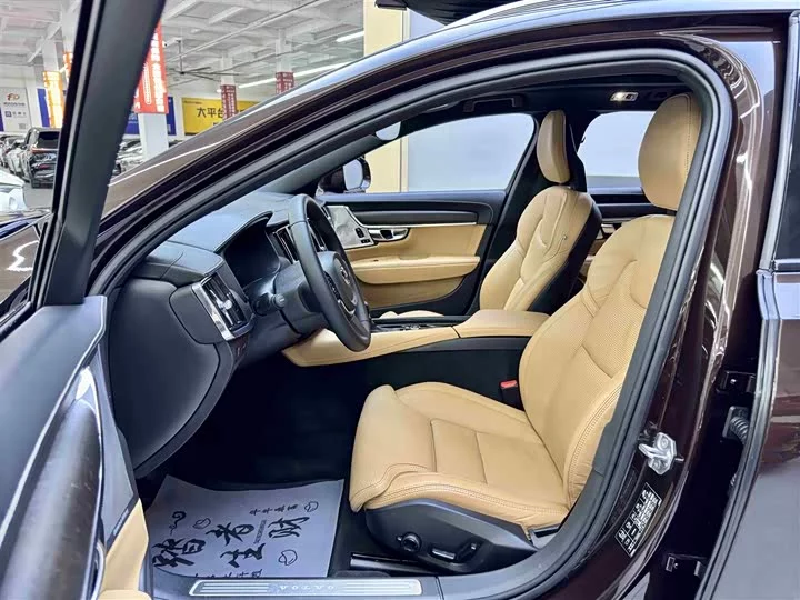 Volvo V90