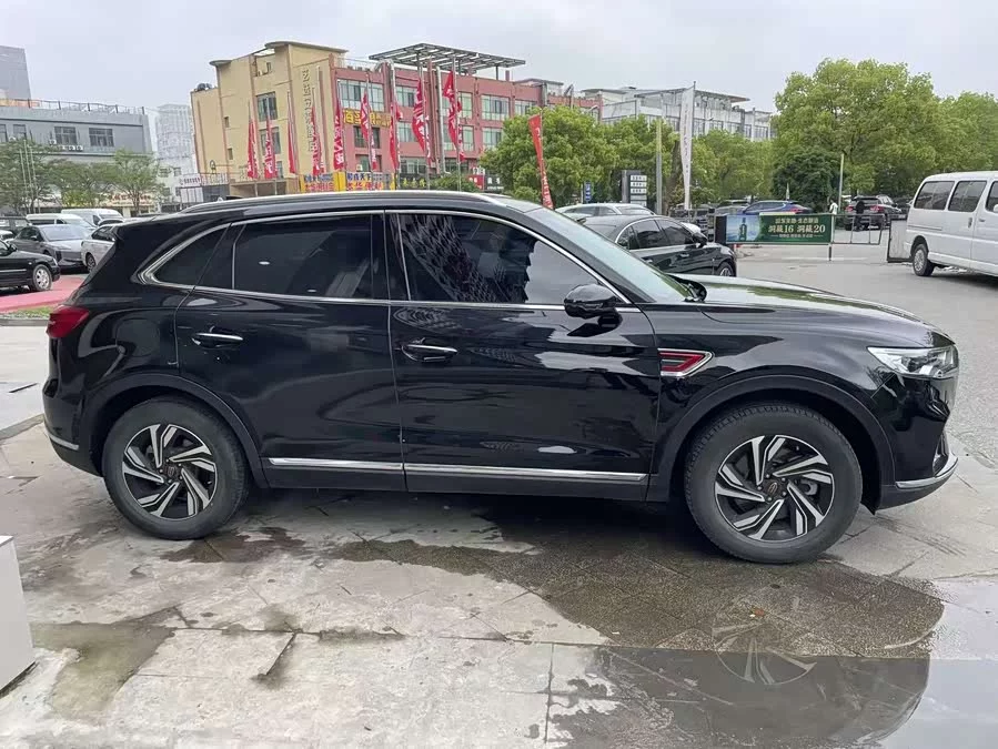 Hongqi HS5