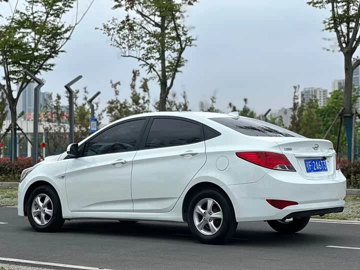 Hyundai Rena