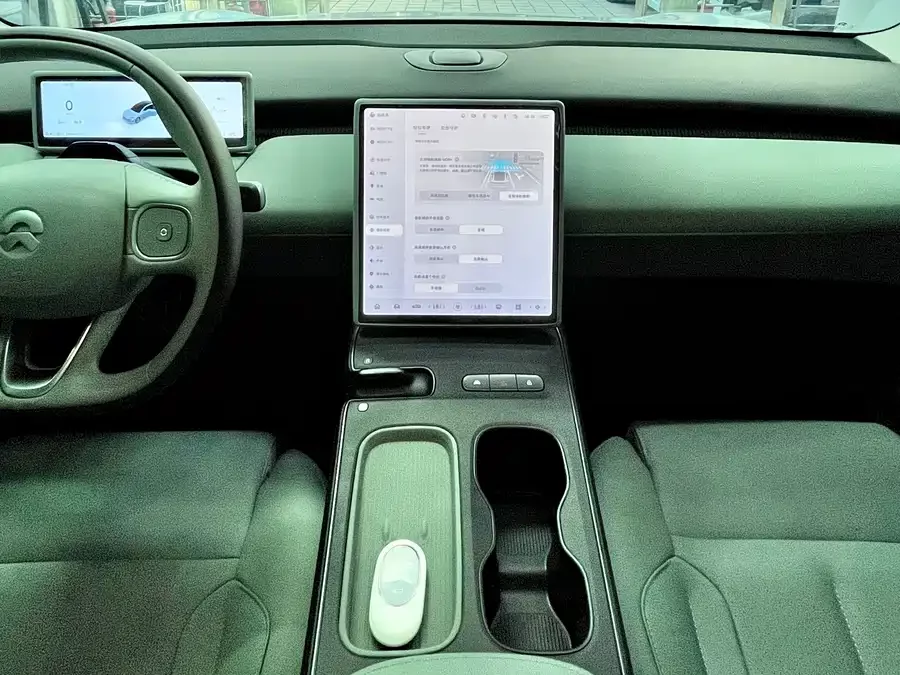 NIO ET5