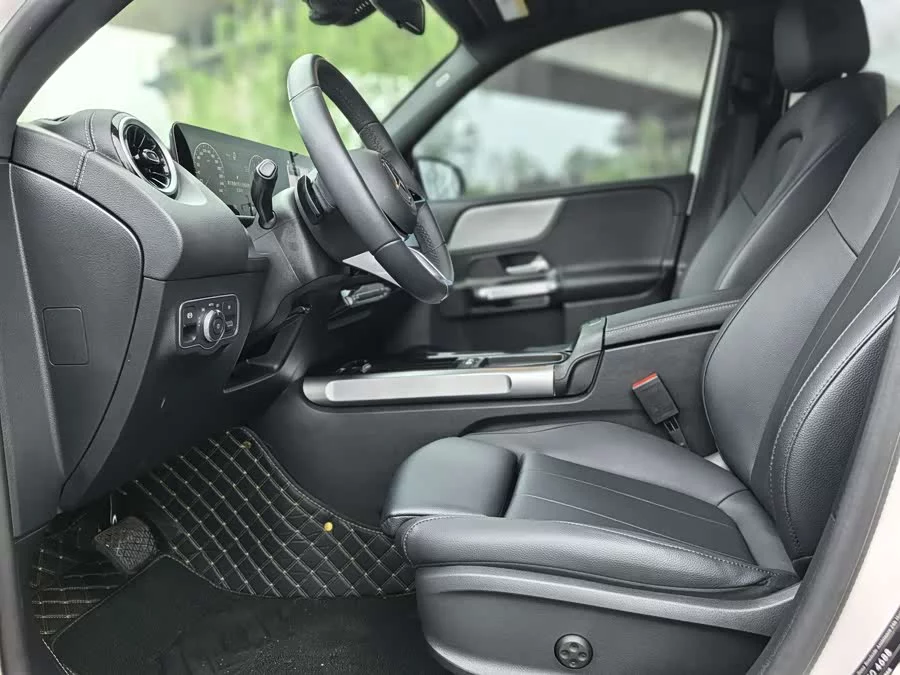 Mercedes Benz GLB