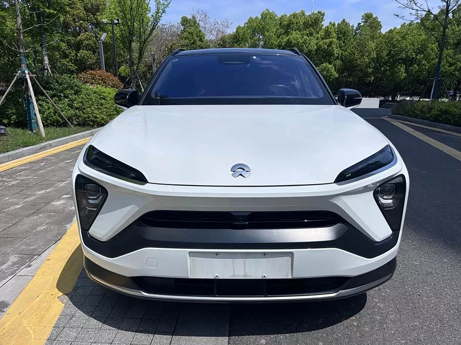 NIO ES6