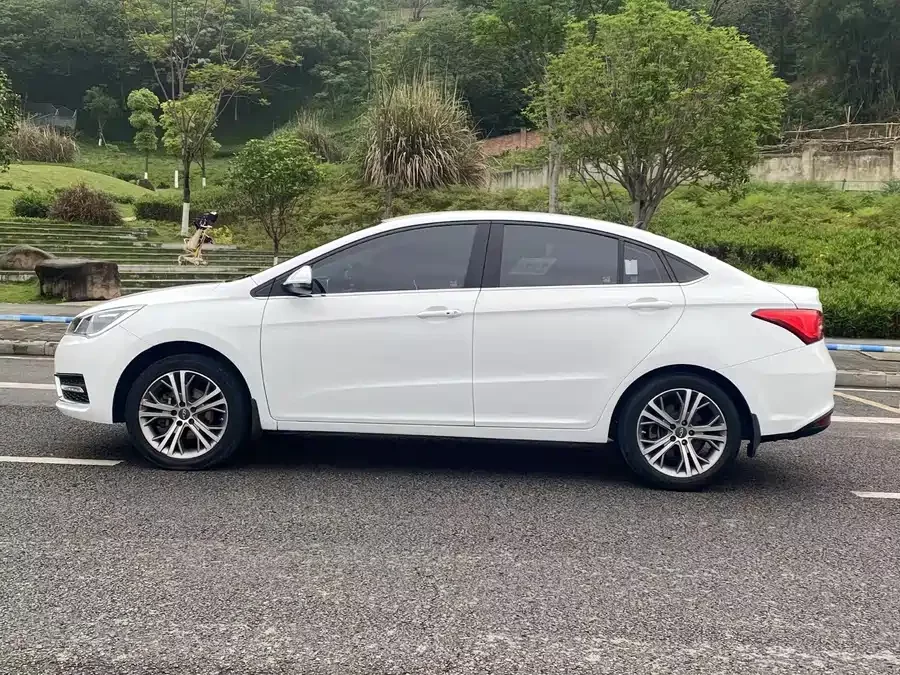 Chery Arrizo 5