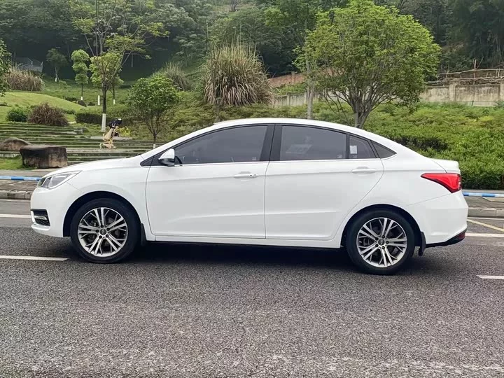 Chery Arrizo 5