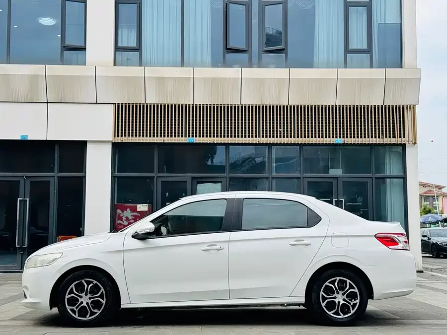 Peugeot 301
