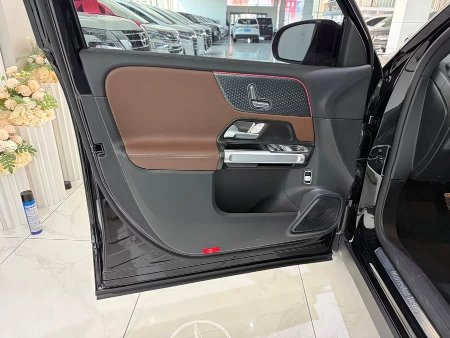 Mercedes Benz GLB