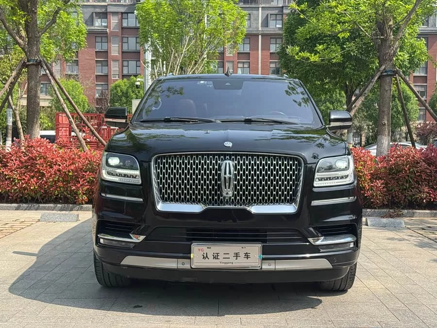 Lincoln Navigator
