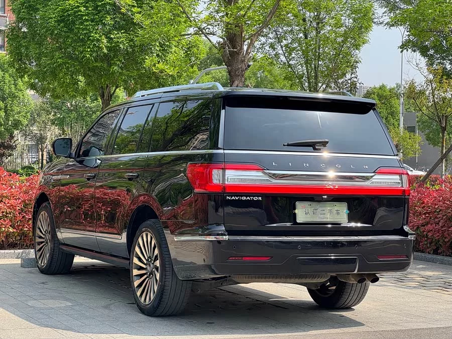 Lincoln Navigator