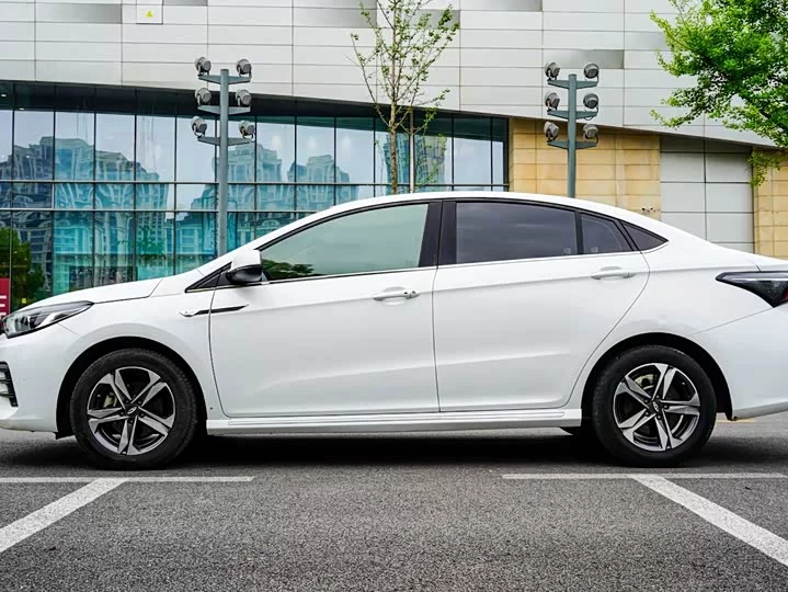 Omoda S5