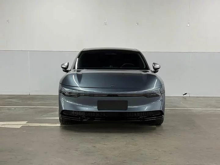 ZEEKR 007