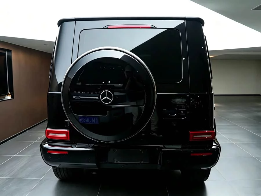 Mercedes Benz G-rated