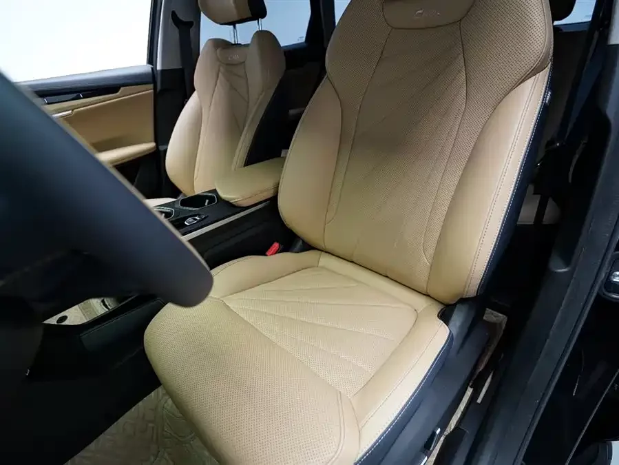 Geely Boyue L