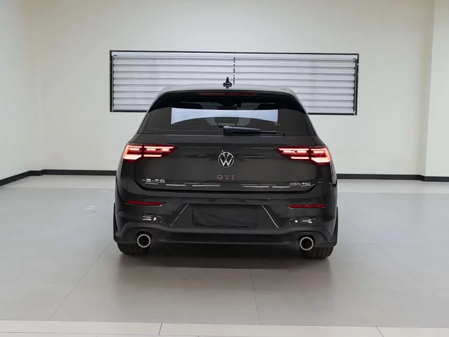 Volkswagen Golf GTI